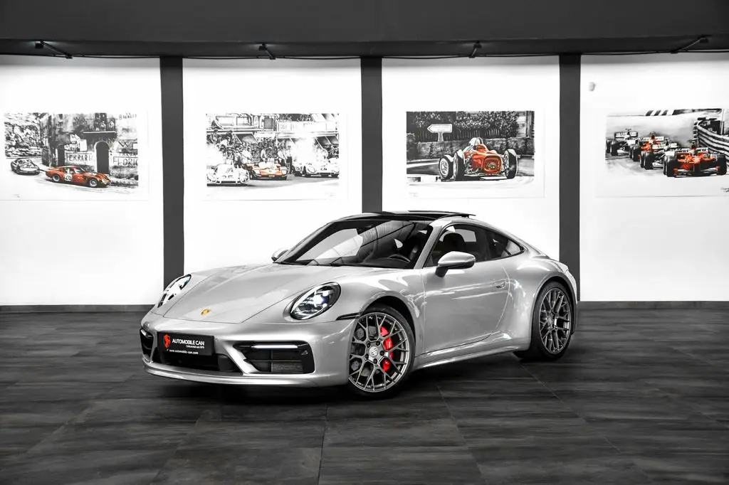 Photo 1 : Porsche 992 2019 Petrol