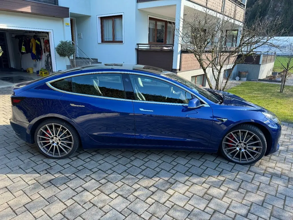 Photo 1 : Tesla Model 3 2020 Non renseigné