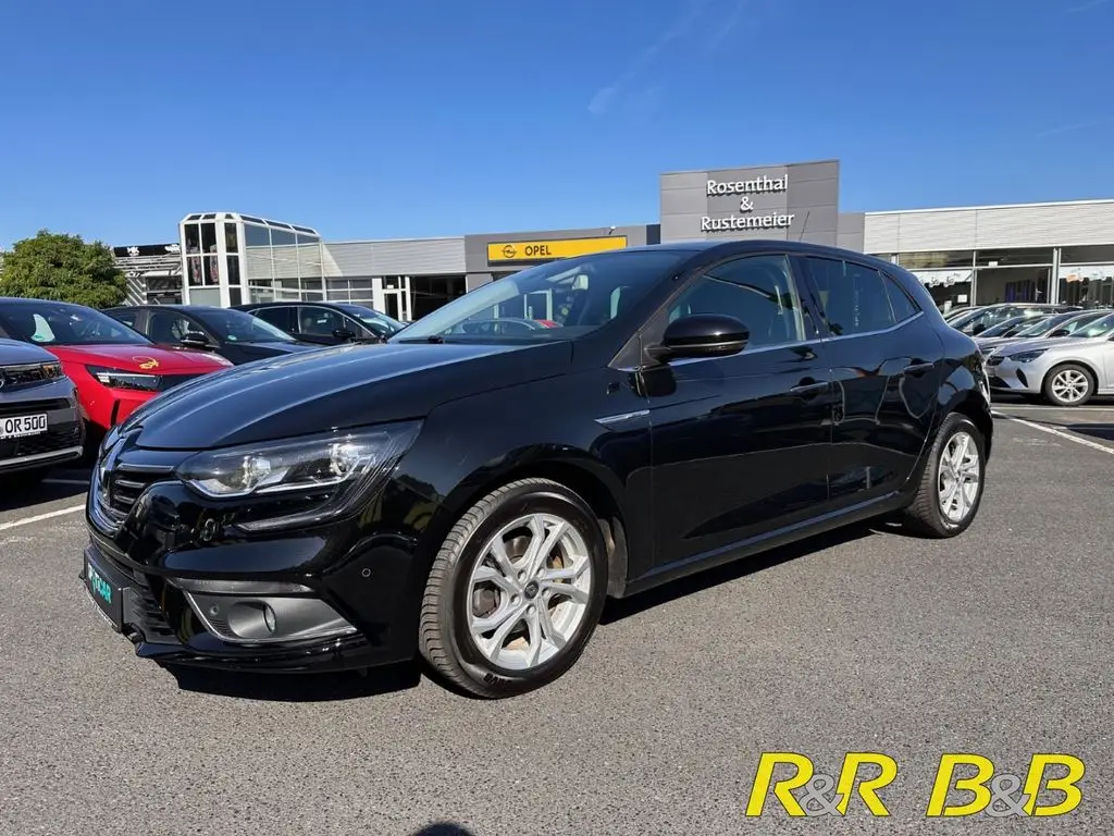 Photo 1 : Renault Megane 2017 Essence