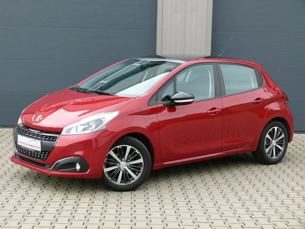 Photo 1 : Peugeot 208 2017 Petrol