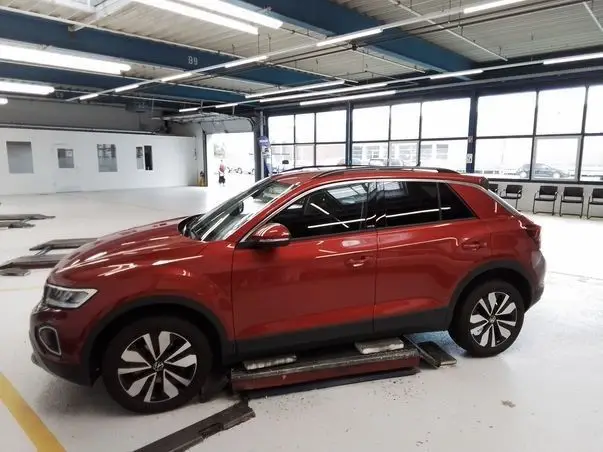 Photo 1 : Volkswagen T-roc 2023 Essence