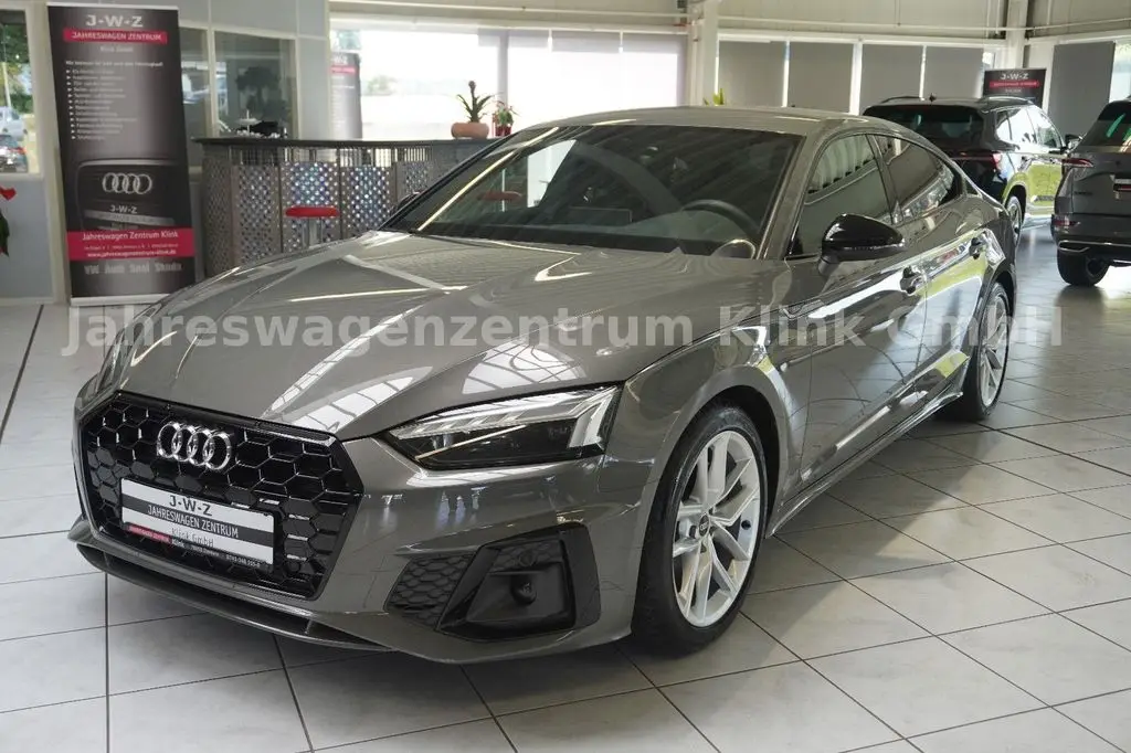 Photo 1 : Audi A5 2023 Petrol