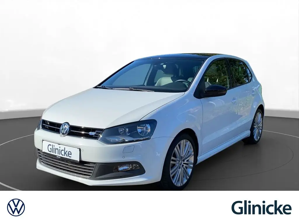 Photo 1 : Volkswagen Polo 2016 Petrol