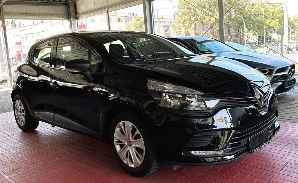 Photo 1 : Renault Clio 2017 Essence