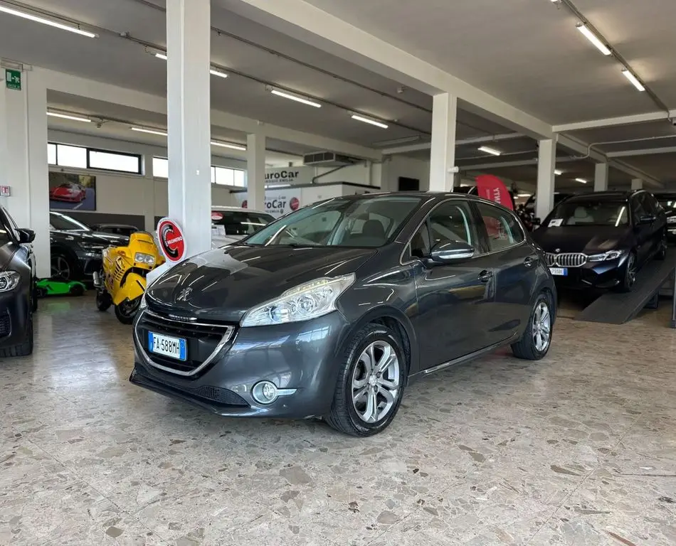 Photo 1 : Peugeot 208 2015 Diesel