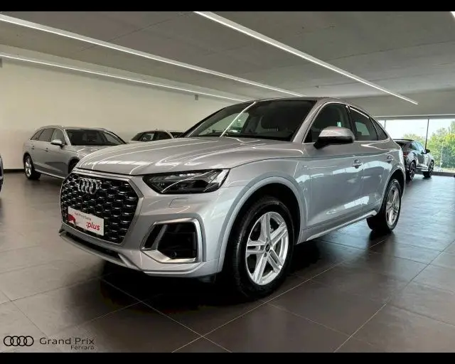 Photo 1 : Audi Q5 2023 Hybrid