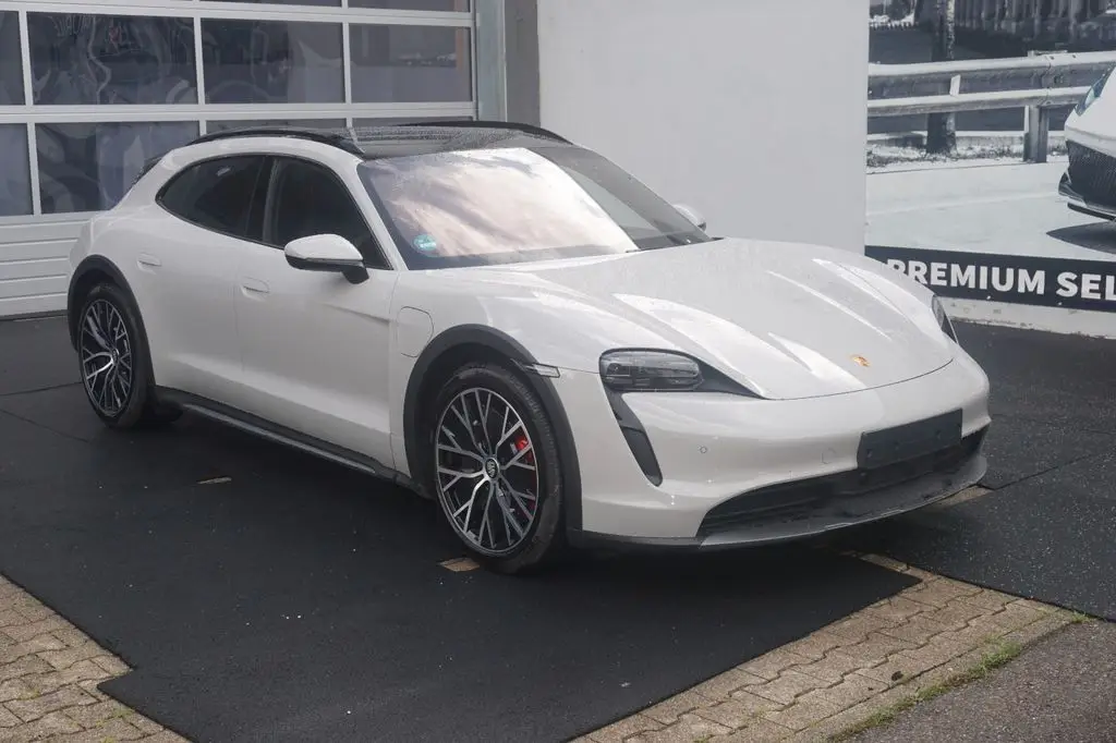 Photo 1 : Porsche Taycan 2023 Non renseigné