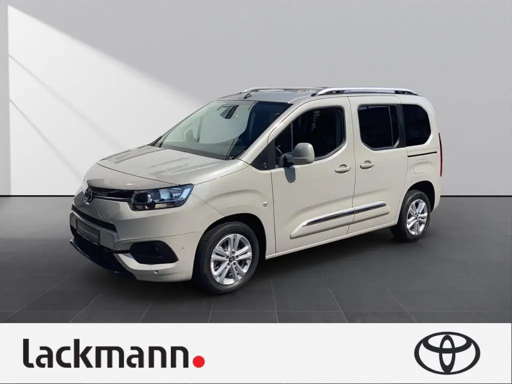 Photo 1 : Toyota Proace 2021 Petrol