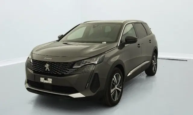 Photo 1 : Peugeot 5008 2024 Essence