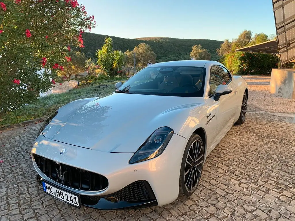 Photo 1 : Maserati Granturismo 2023 Essence