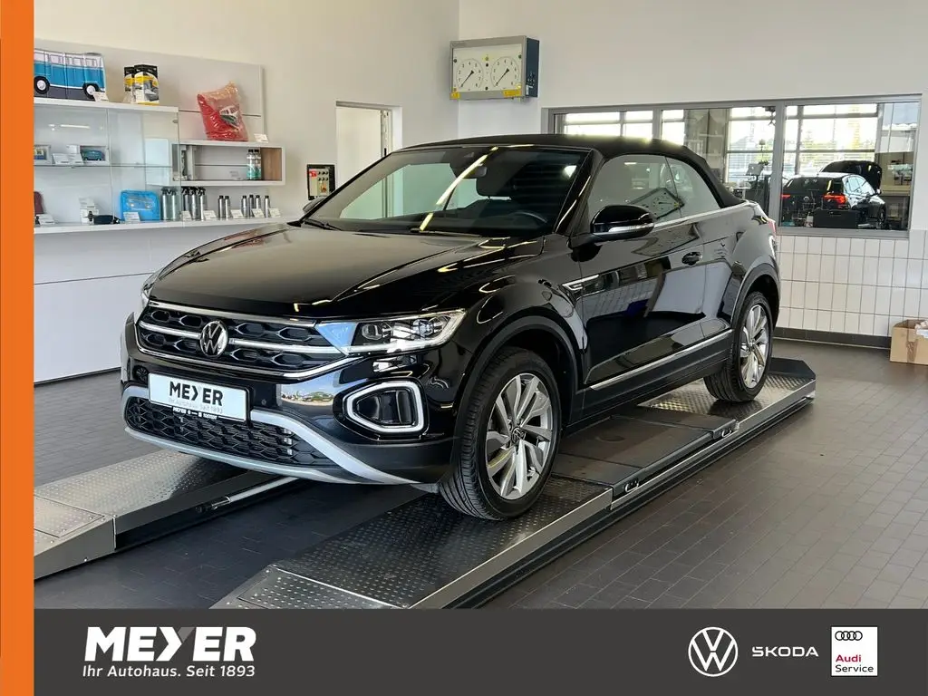 Photo 1 : Volkswagen T-roc 2023 Essence