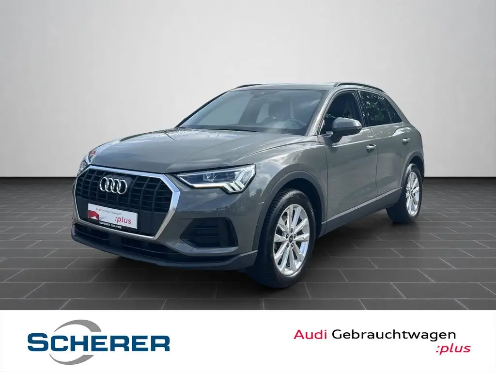 Photo 1 : Audi Q3 2022 Essence