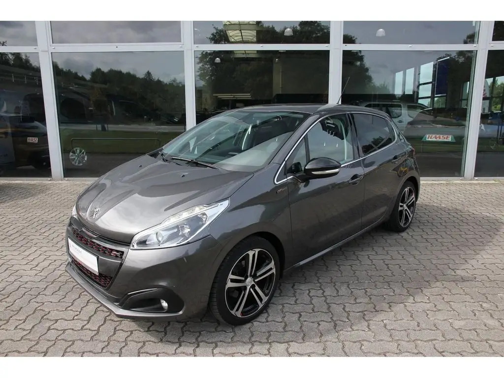 Photo 1 : Peugeot 208 2018 Petrol