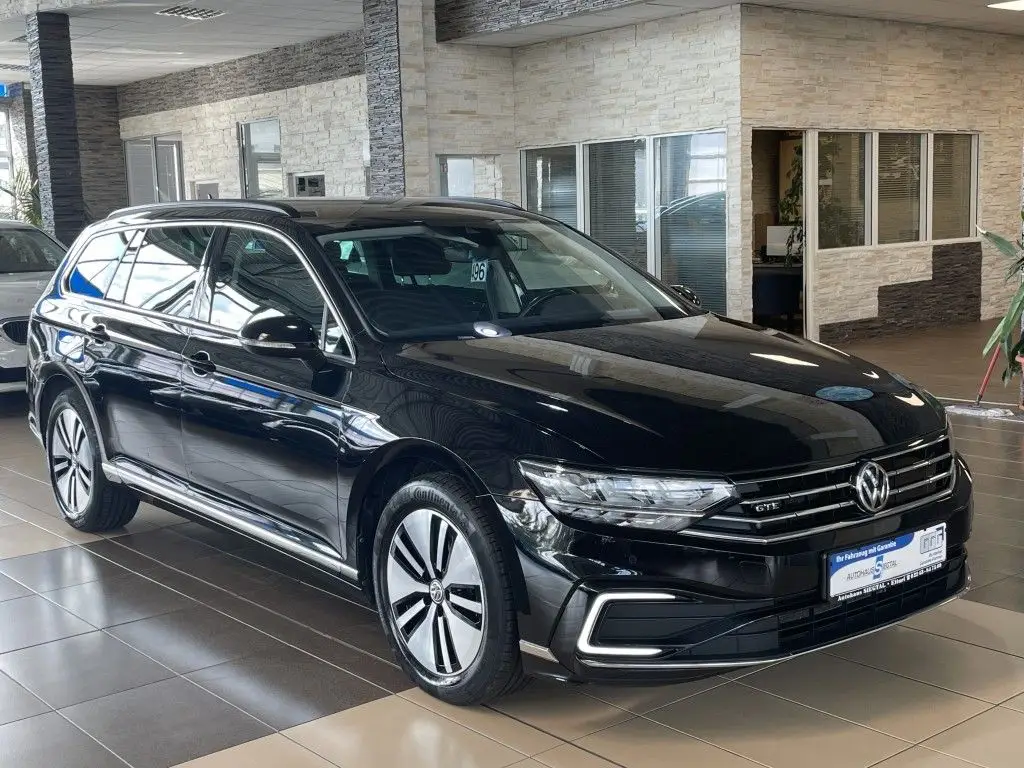 Photo 1 : Volkswagen Passat 2020 Hybrid