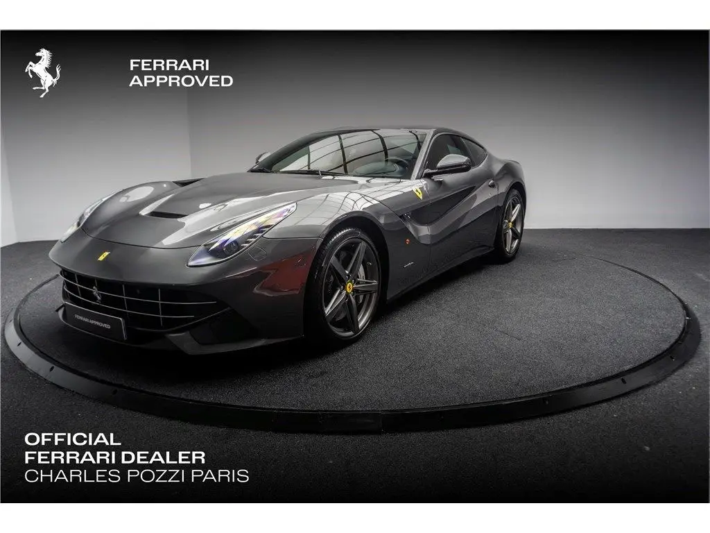 Photo 1 : Ferrari F12 2016 Essence