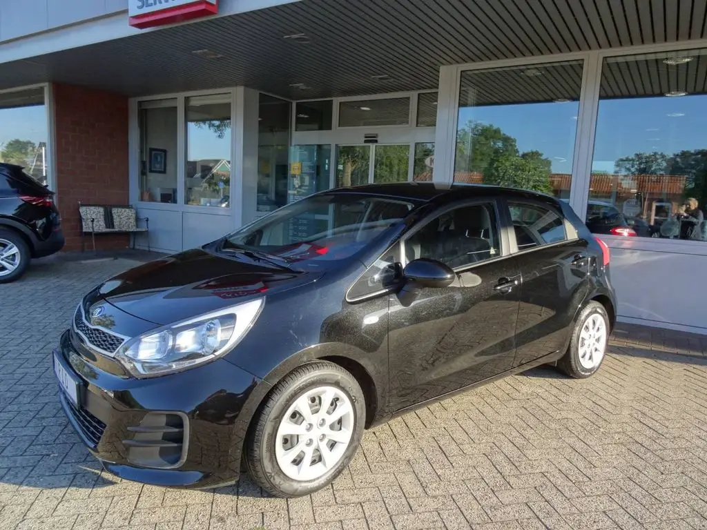 Photo 1 : Kia Rio 2015 Petrol