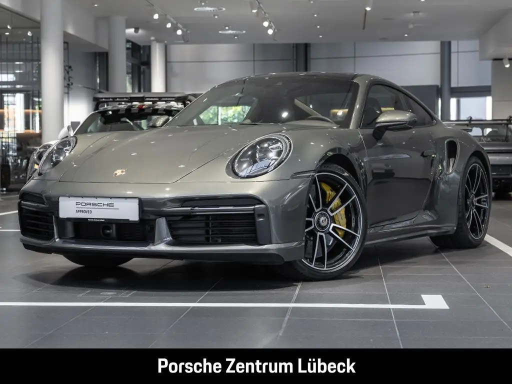 Photo 1 : Porsche 992 2020 Petrol