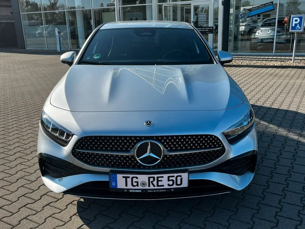 Photo 1 : Mercedes-benz Classe A 2023 Essence