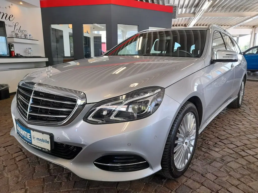 Photo 1 : Mercedes-benz Classe E 2015 Petrol