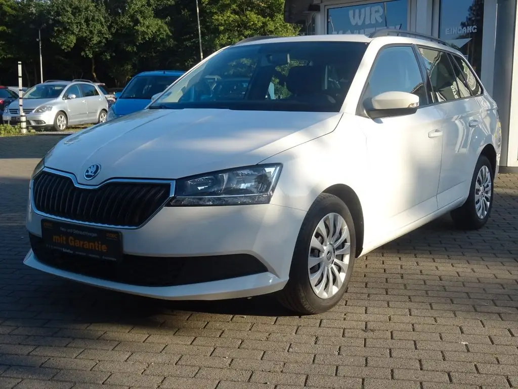 Photo 1 : Skoda Fabia 2020 Petrol