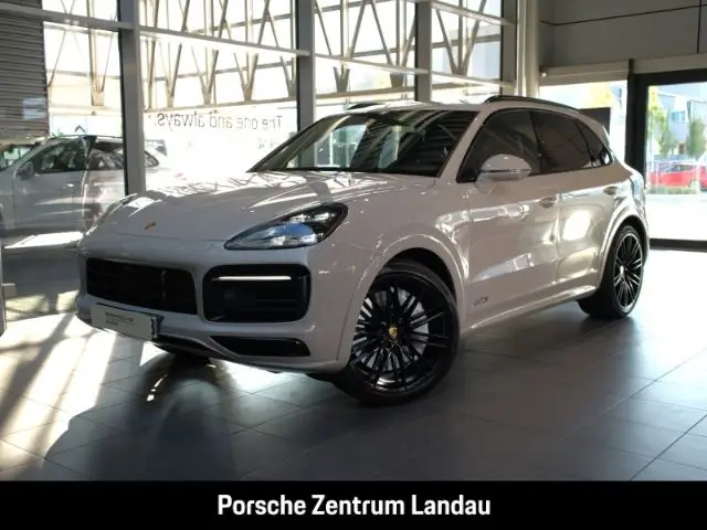 Photo 1 : Porsche Cayenne 2020 Petrol