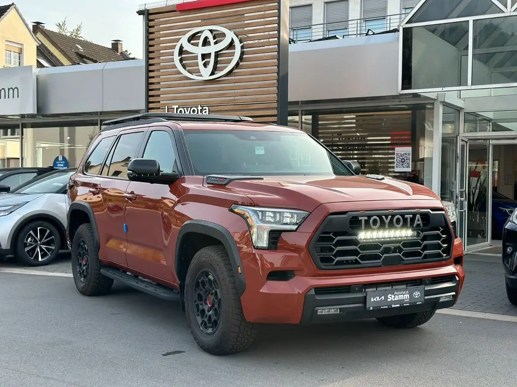 Photo 1 : Toyota Sequoia 2024 Petrol