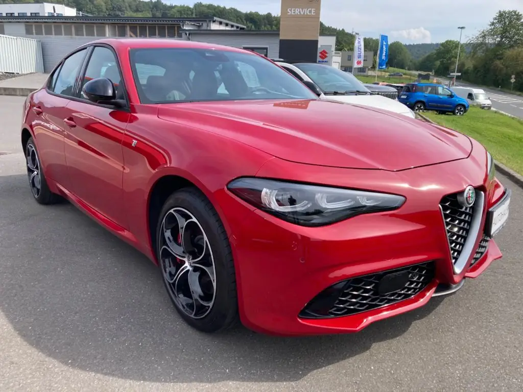 Photo 1 : Alfa Romeo Giulia 2023 Essence