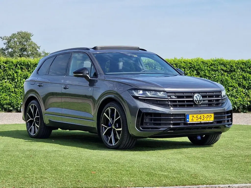 Photo 1 : Volkswagen Touareg 2024 Petrol