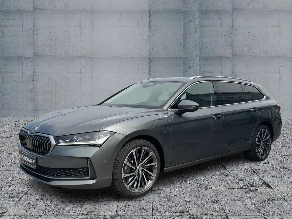 Photo 1 : Skoda Superb 2024 Hybrid