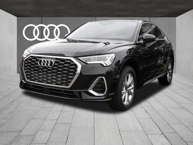 Photo 1 : Audi Q3 2024 Essence