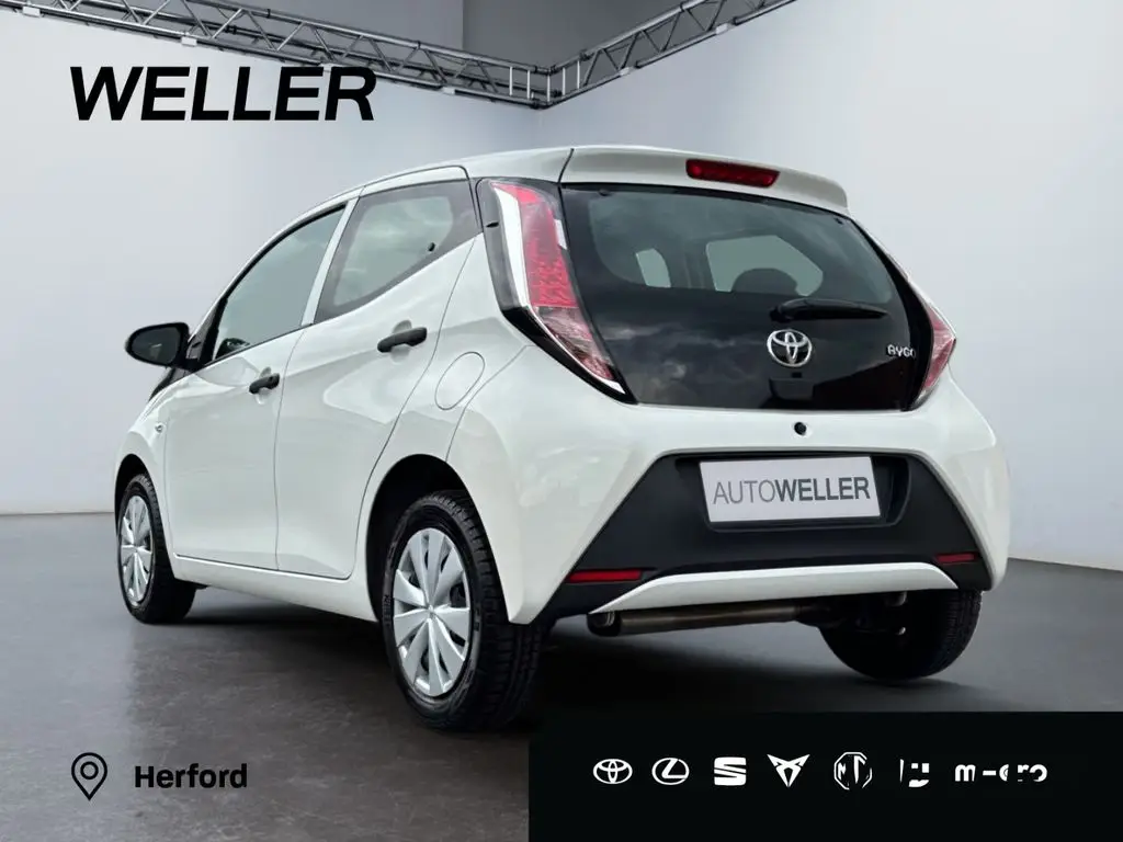 Photo 1 : Toyota Aygo X 2015 Petrol