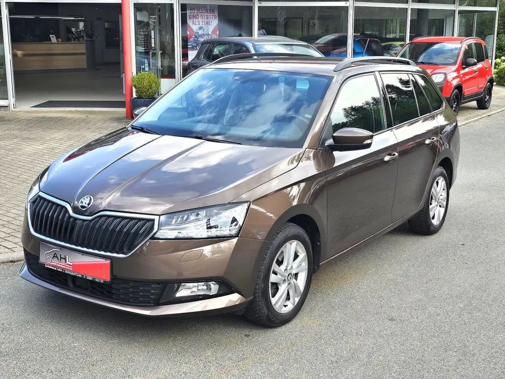 Photo 1 : Skoda Fabia 2019 Essence