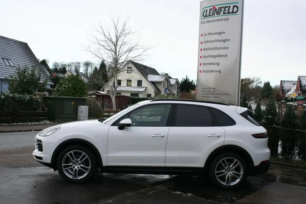 Photo 1 : Porsche Cayenne 2020 Petrol