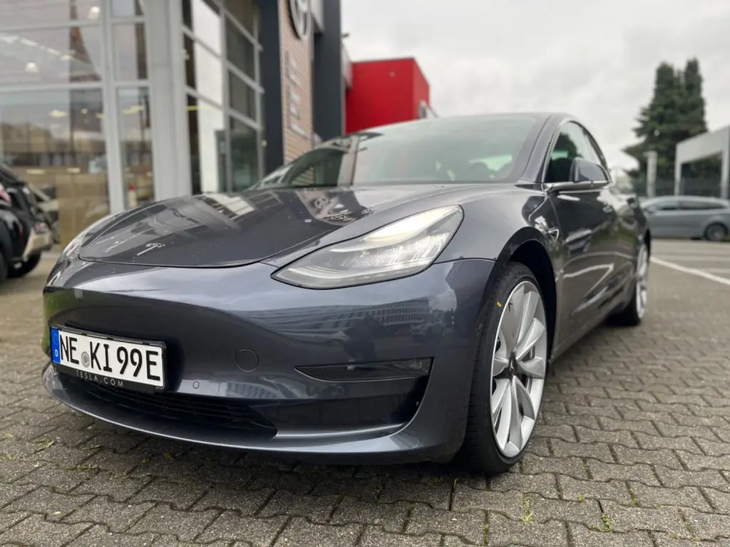 Photo 1 : Tesla Model 3 2020 Non renseigné