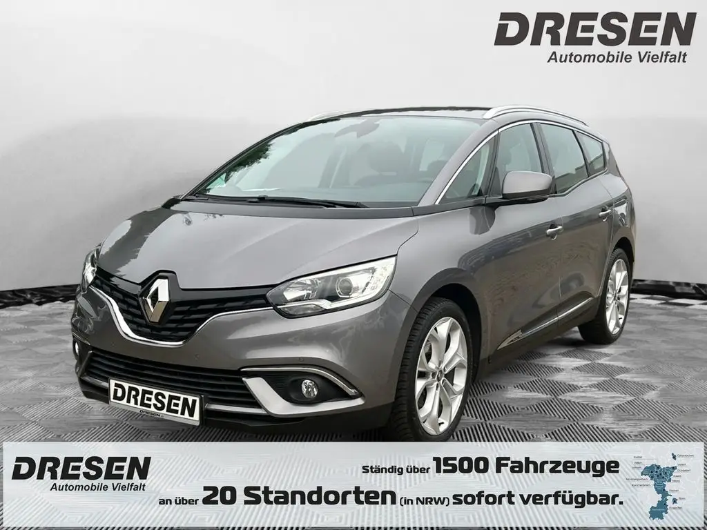 Photo 1 : Renault Grand Scenic 2017 Essence