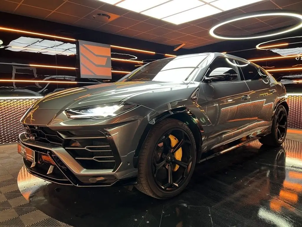 Photo 1 : Lamborghini Urus 2018 Essence