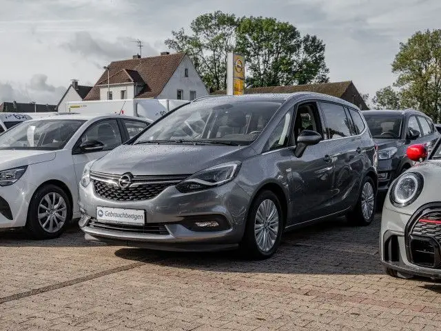 Photo 1 : Opel Zafira 2018 Petrol