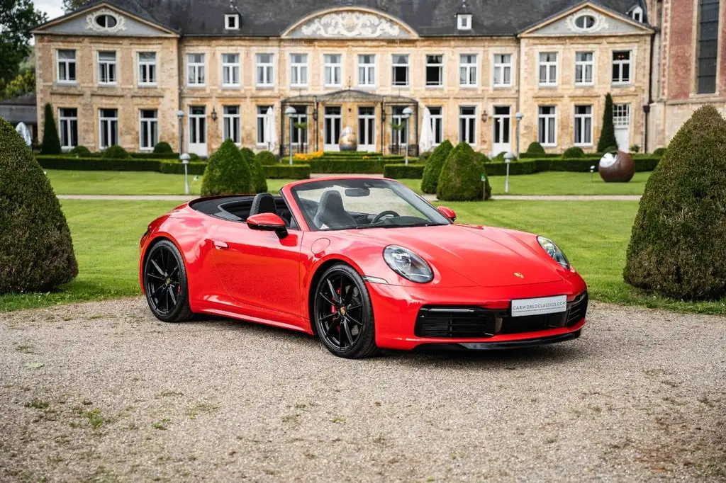 Photo 1 : Porsche 992 2019 Essence