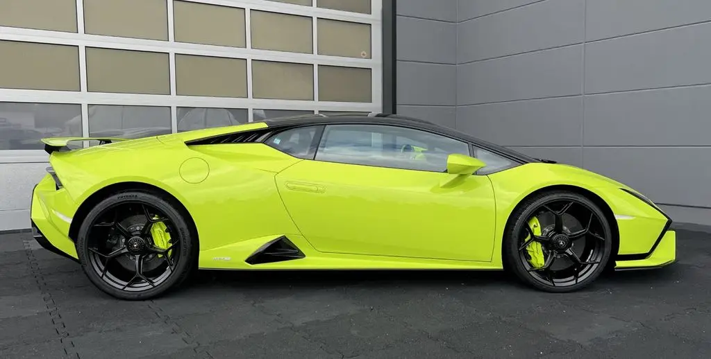 Photo 1 : Lamborghini Huracan 2024 Petrol