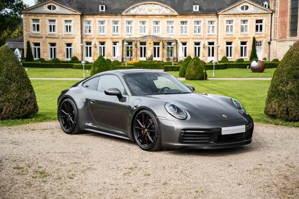 Photo 1 : Porsche 992 2019 Petrol