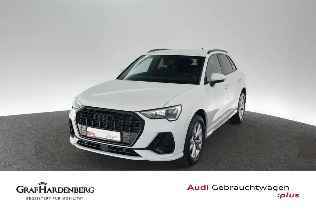 Photo 1 : Audi Q3 2023 Petrol