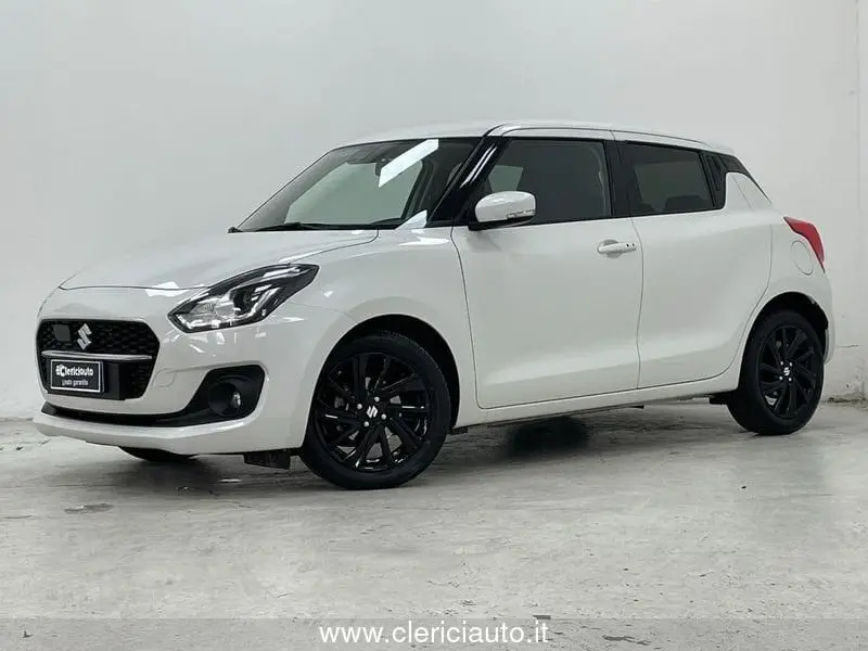 Photo 1 : Suzuki Swift 2022 Essence