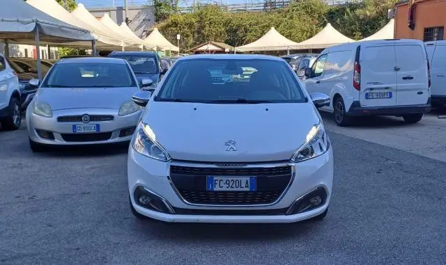 Photo 1 : Peugeot 208 2016 Diesel