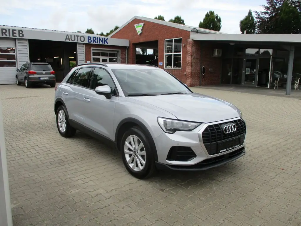 Photo 1 : Audi Q3 2021 Petrol