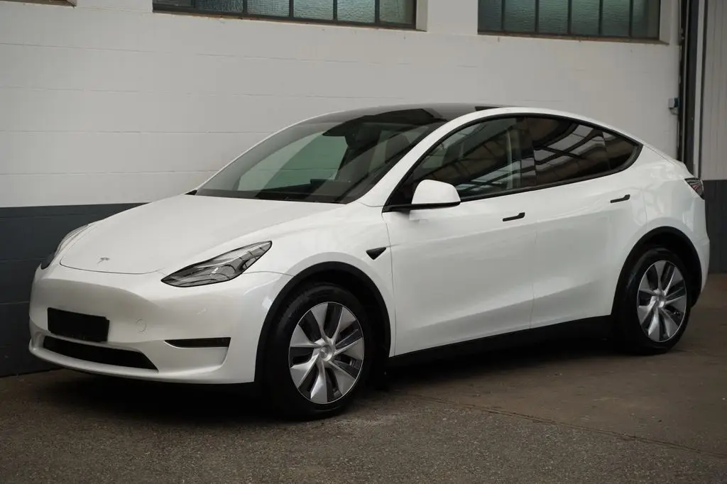 Photo 1 : Tesla Model Y 2023 Non renseigné