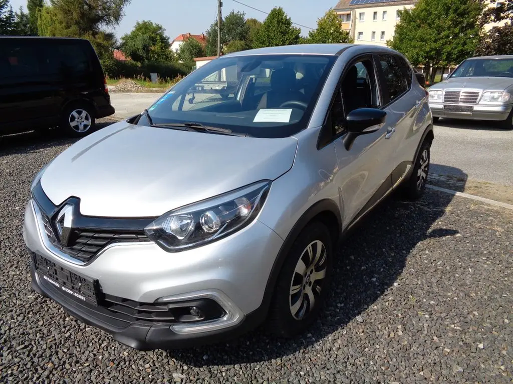 Photo 1 : Renault Captur 2017 Essence