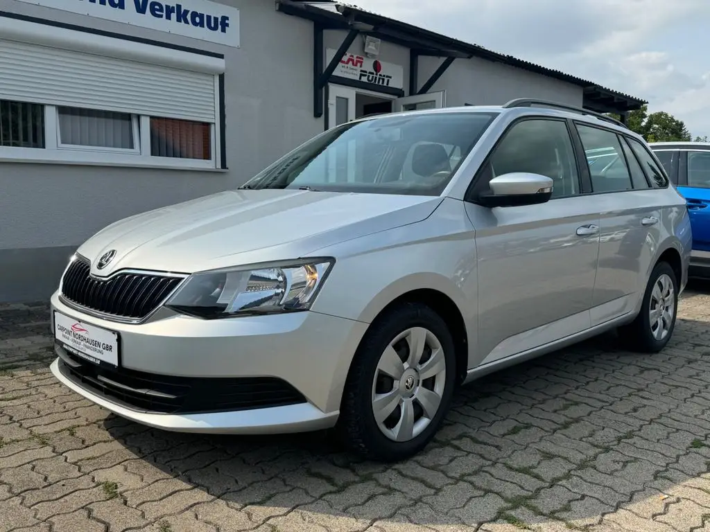 Photo 1 : Skoda Fabia 2015 Petrol