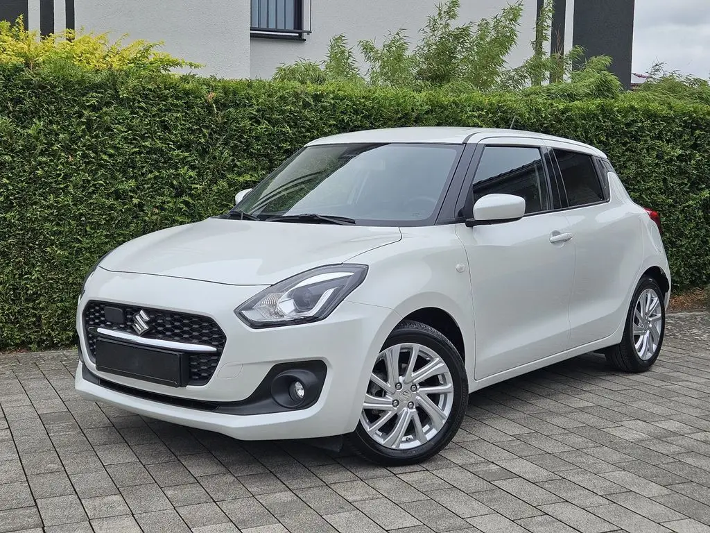 Photo 1 : Suzuki Swift 2022 Petrol