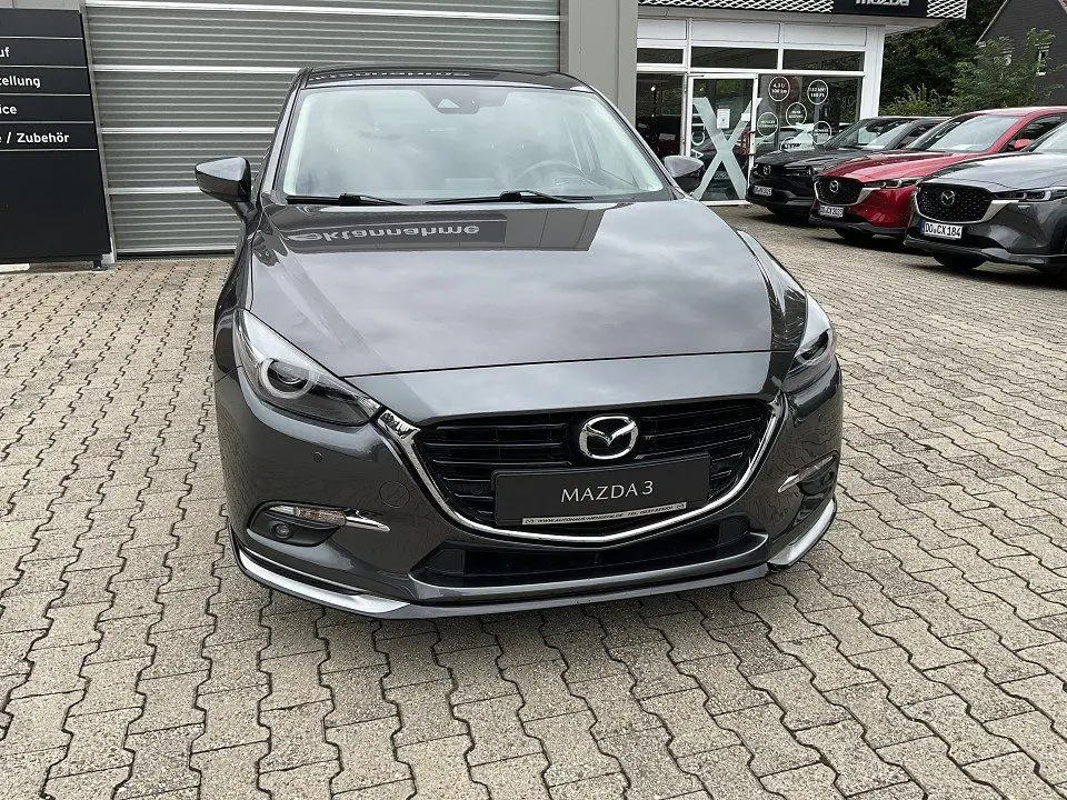 Photo 1 : Mazda 3 2018 Petrol