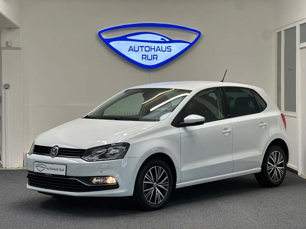 Photo 1 : Volkswagen Polo 2016 Petrol